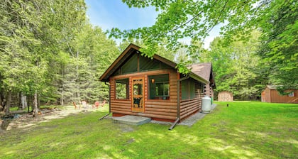 Cardinal Pines Cabin on 8 Acres - Dog Friendly!
