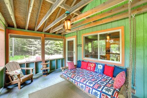 Interior - Cardinal Pines Cabin on 8 Acres - Dog Friendly! (New Berlin)