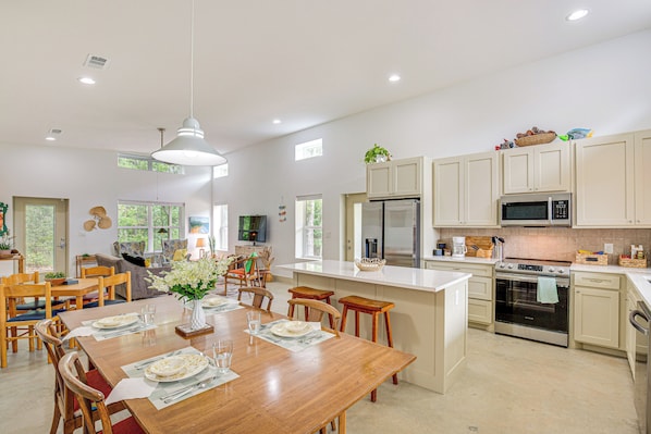 House (3 Bedrooms) | Interior