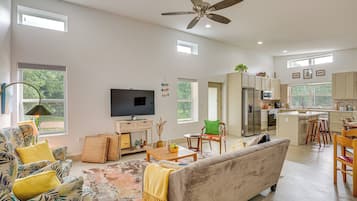 House (3 Bedrooms) | Interior