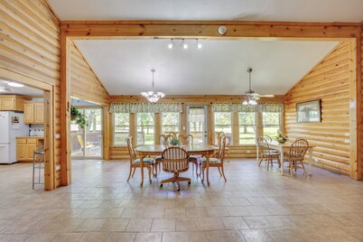Peaceful Garden City Getaway w/ Grill & Fire Pit