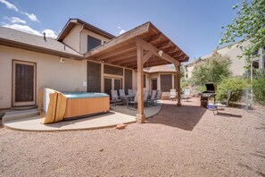 House (5 Bedrooms) | Interior