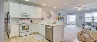 Pool Access & 11 Mi to Beach: Calabash Condo!