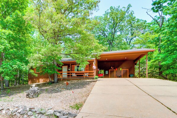 House (2 Bedrooms) | Interior - Hot Tub & Fire Pit: Holiday Island Getaway! (Eureka Springs)