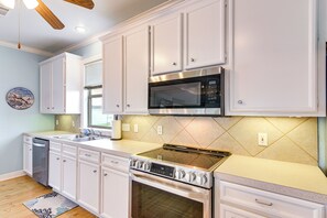 House (3 Bedrooms) | Interior