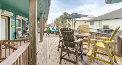 Crystal Beach Home w/ Deck + Ocean Views!