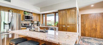 Oro Valley Retreat w/ Pool & Breathtaking Views!