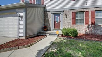 House (6 Bedrooms) | Interior