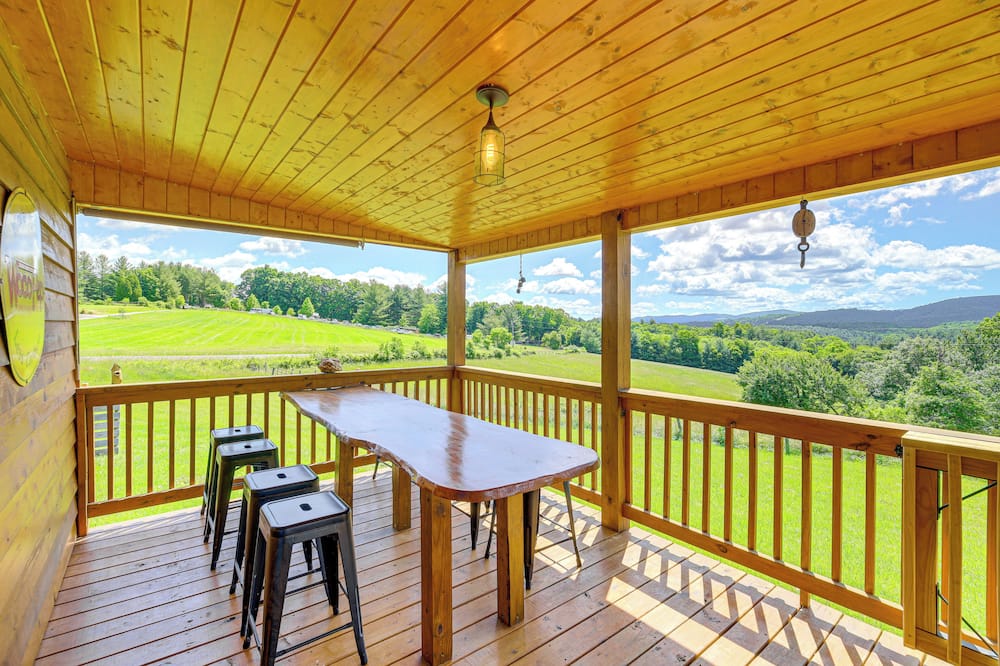 Deck & Scenic View: Historic Cabin in Piney Creek! - Independence, VA