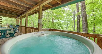 Serene Maggie Valley Retreat w/ Deck & Hot Tub!