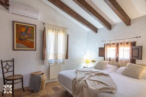 4 Schlafzimmer, Bügeleisen/Bügelbrett, kostenloses WLAN