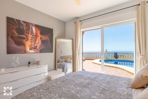 4 camere, ferro/asse da stiro, Wi-Fi gratuito