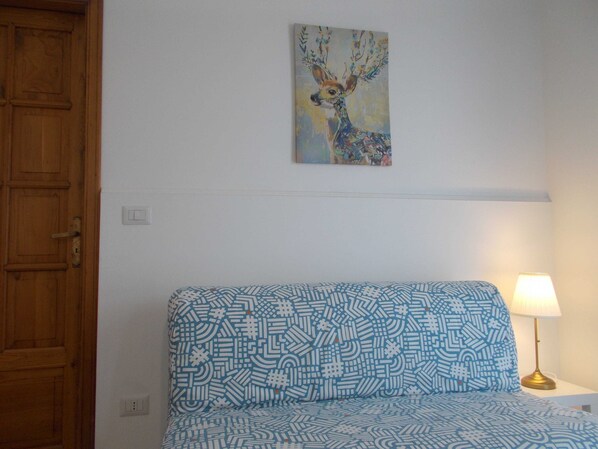 1 bedroom, desk, iron/ironing board, WiFi
