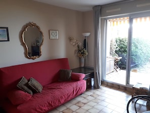 Living area - Appartement vue mer Avec Jardinet (la ciotat)