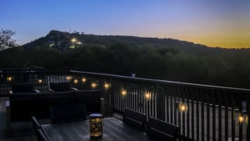 تناول الطعام بالخارج