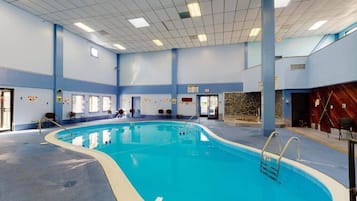 من حمّامات السباحة المغطاة، حمّام سباحة مُدفَّأ