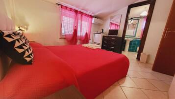 Basic Room | Soundproofing, free WiFi