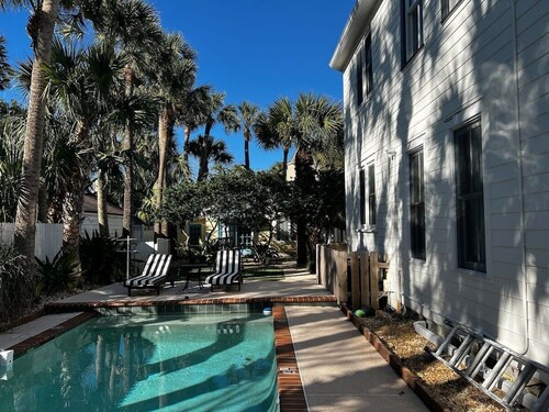 Be a Nomad / Charming Pool House 1 blck to beach