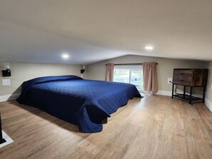 1 bedroom, WiFi, bed sheets - Mini Sota - New Tiny House in located at family-friendly Riverside Resort. (Richmond)