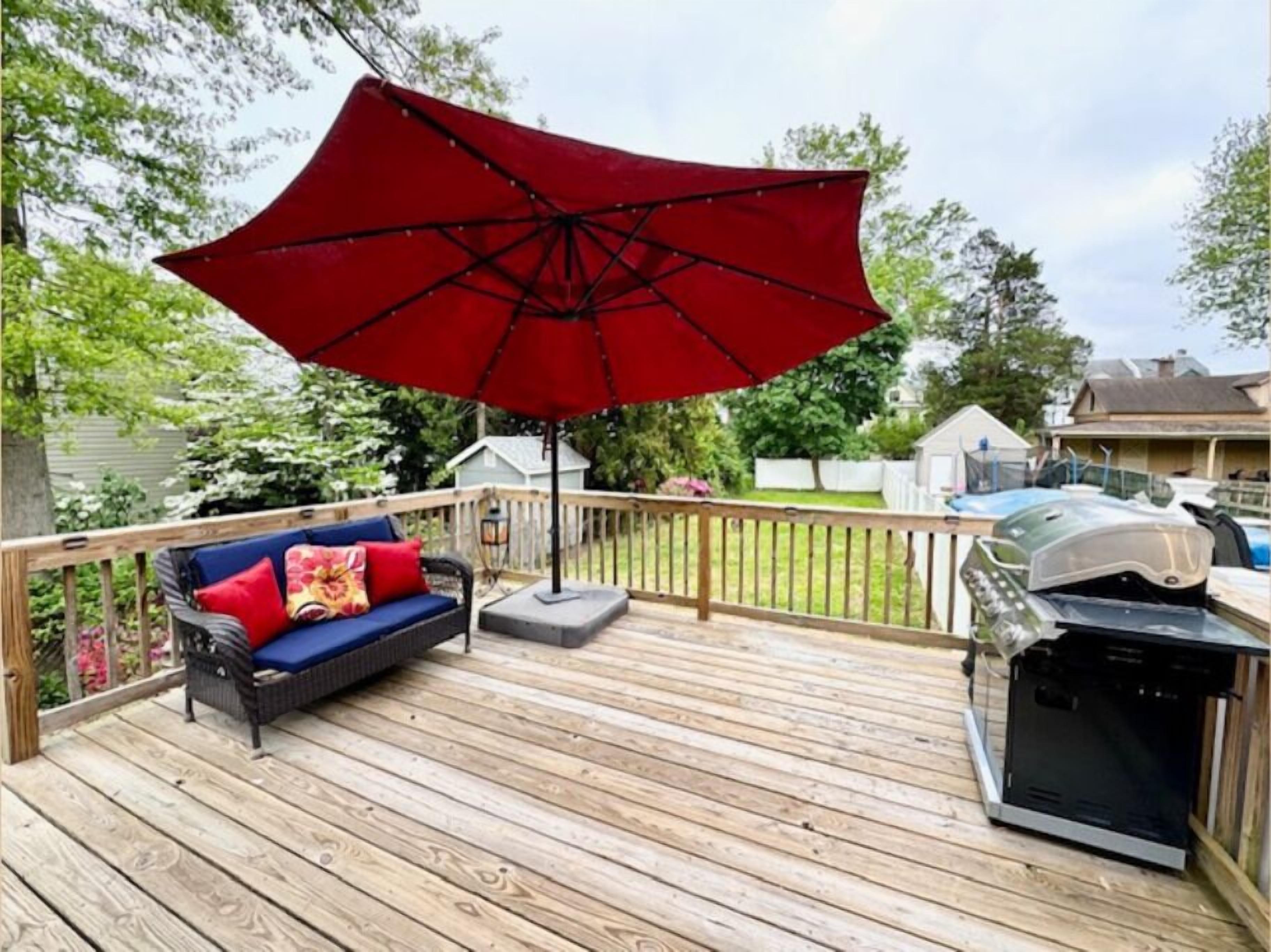 Luxury Home w/Front & Back Patio!