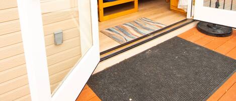 1 室のベッドルーム、アイロン / アイロン台、WiFi (無料)、ベッドシーツ