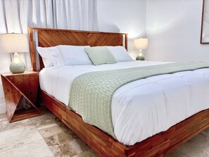 1 slaapkamer, een strijkplank/strijkijzer, wifi, beddengoed