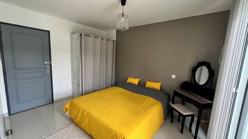 4 chambres, fer et planche Ă repasser, Wi-Fi