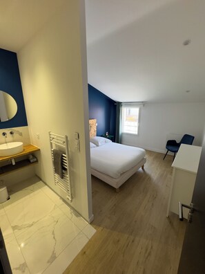 4 bedrooms, iron/ironing board, travel crib, free WiFi - Maison Coeur de Ville. Idéale Pour les Familles et les Sportifs! (Les Sables-d'Olonne)