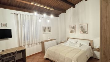 1 camera, una scrivania, ferro/asse da stiro, Wi-Fi