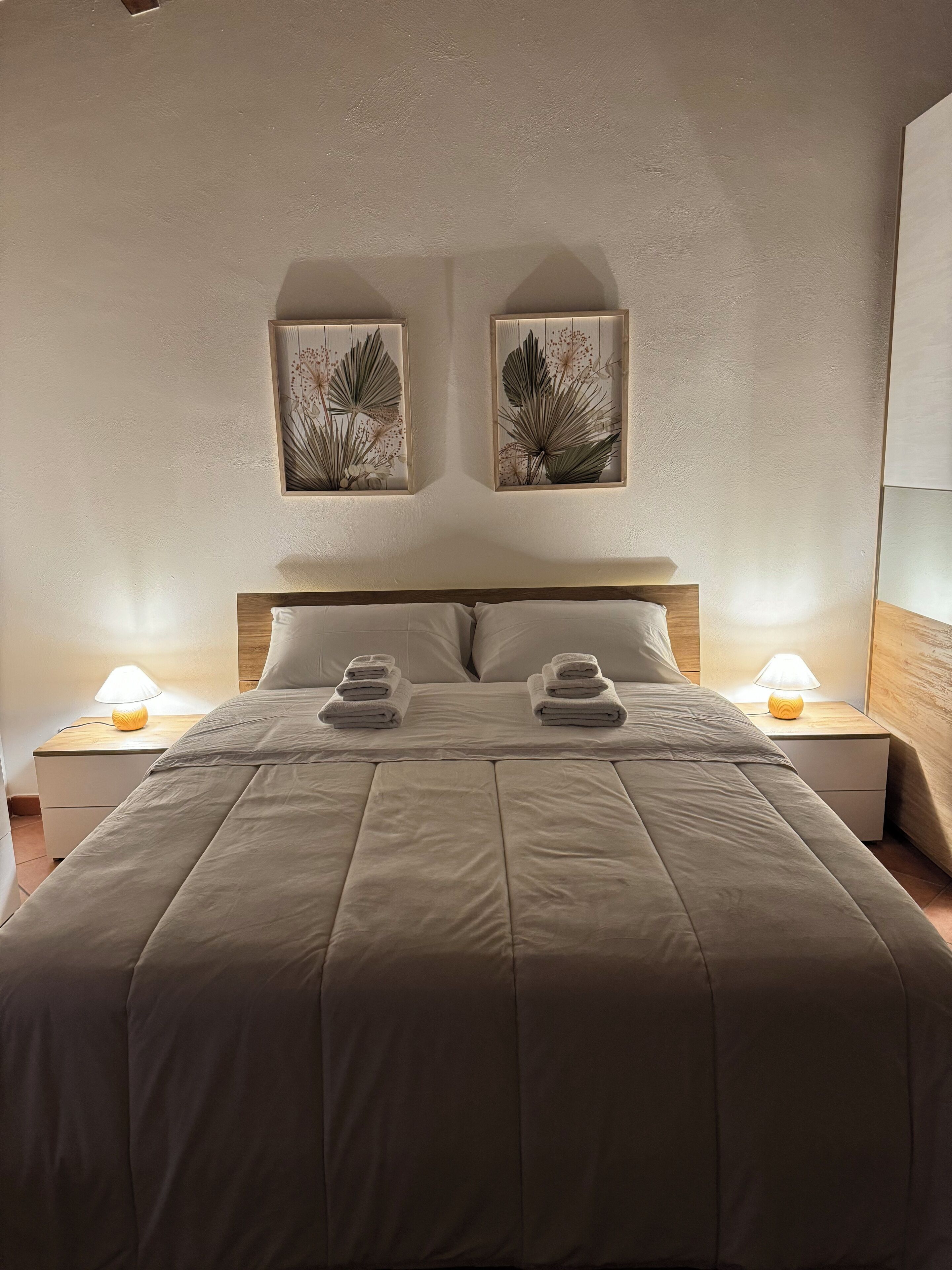 1 bedroom, desk, iron/ironing board, WiFi