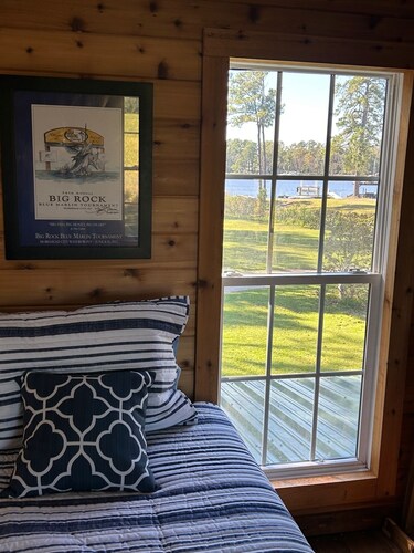Enjoyable 2-bedroom bungalow with AC close to charming "Beaufort by the Sea" .
