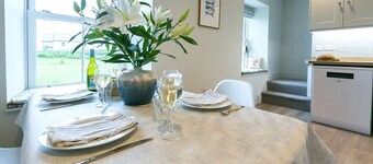 The Gun Room -  an on the beach that sleeps 4 guests  in 2 bedrooms