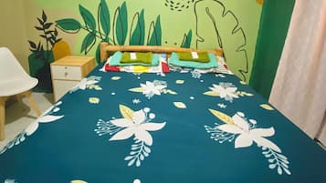 Standard Room | Meja, ruang kerja komputer riba, Wi-fi percuma, cadar katil