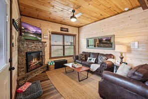 Smart-TV, Kamin, Videospiele, Tischfußball