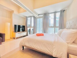 City Apartment, City View | Hypo-allergenic bedding, individually decorated, individually furnished