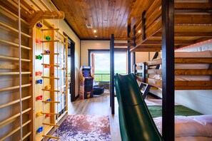 6 chambres, fer et planche à repasser, lit parapluie, Wi-Fi gratuit