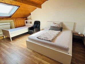 2 bedrooms, WiFi, bed sheets