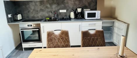 Mikroaaltouuni, uuni