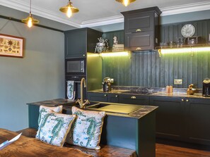 Dishwasher - Experience cosy comfort in this Cairnbulg holiday home, featuring a log fire. (Cairnbulg, near Fraserburgh)