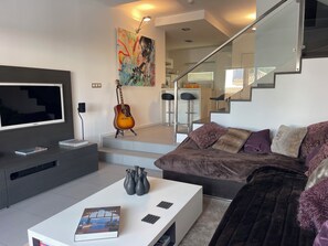 Smart TV, stereo