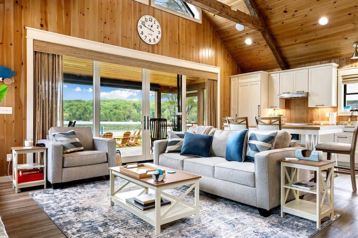 TV connectée, cheminée, jeux vidéo, espaces bureaux