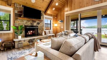 Älytelevisio, takka, videopelejä, työhuone