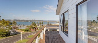Centennial Seascape - Whitianga Holiday Home