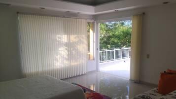 4 bedrooms, WiFi, bed sheets