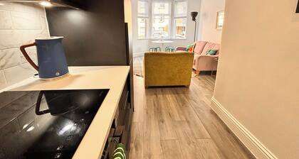 Fresh apartment in heart of Southside of Glasgow