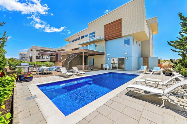 Een verwarmd zwembad