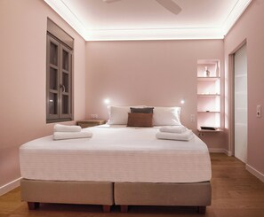 4 bedrooms, in-room safe, desk, soundproofing - EN PLAKA Athens Elegant Estate (Athina)