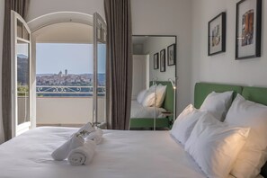 7 bedrooms, in-room safe, desk, iron/ironing board - VILLA GALET VUE 360 MER MONTAGNE ET CITADELLE SAINT PAUL DE VENCE (Saint-Paul-de-Vence)