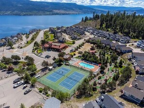 Aerial view - La Casa Lakeside Resort (Kelowna)