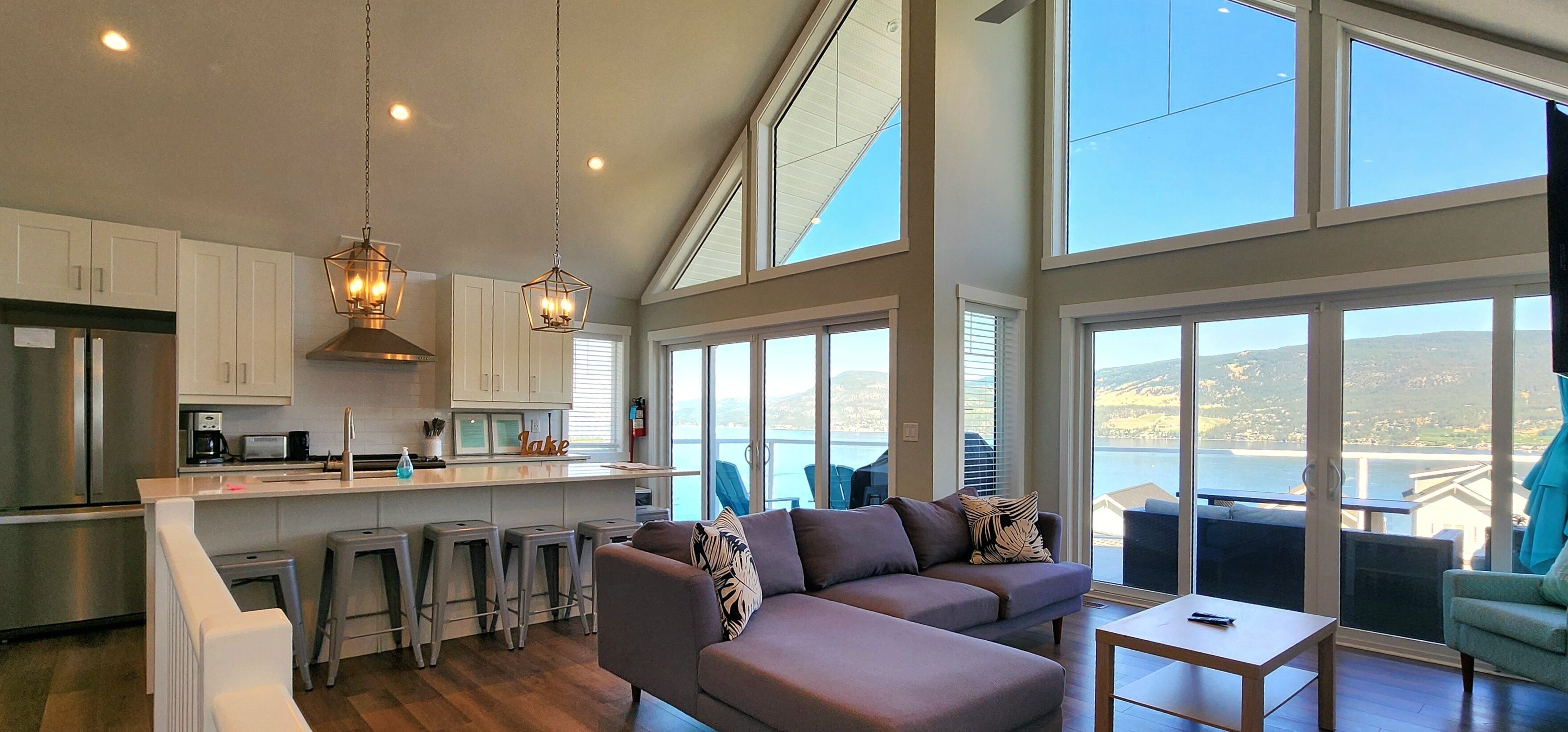 Cottage 194 | Living area | Fireplace